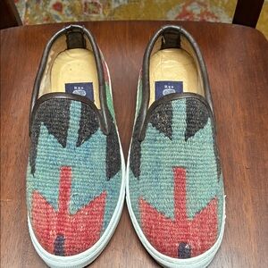 Woven Pattern Slip-On Flats in Teal, Red & Black